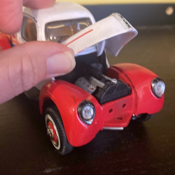 1940’s Ford Pepsi Cola die cast truck toy. Still rolls, axels move, hood lifts. - Picture 4 of 8